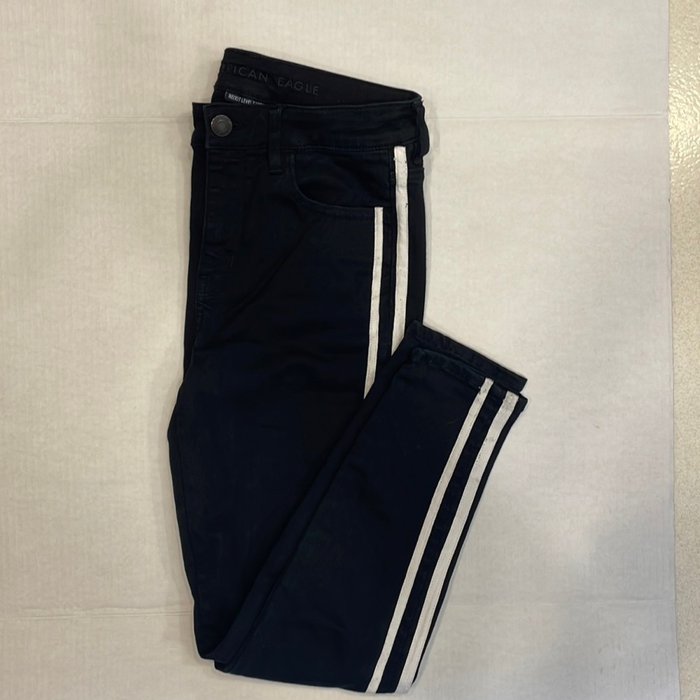 American Eagle black hi-rise jagging next level stretch size 8 short short